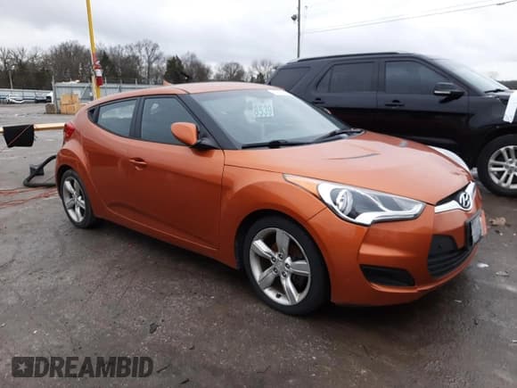 ✅ 2015 Hyundai Veloster • VIN: KMHTC6AD1FU236632 • Lot: 70816432. Wystawiony na Copart z przebiegiem 208 005 mil. Bezpłatny archiwum sprzedaży aukcyjnych z USA i szczegółowy raport historii pojazdu na DreamBid. Zdjęcie 4.