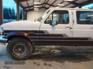 ✅ 1993 Ford F-350 • VIN: 2FTJW36G8PCA05829 • Lot: 43806375. Wystawiony na IAAI z przebiegiem Nie podano. Bezpłatny archiwum sprzedaży aukcyjnych z USA i szczegółowy raport historii pojazdu na DreamBid. Zdjęcie 6.