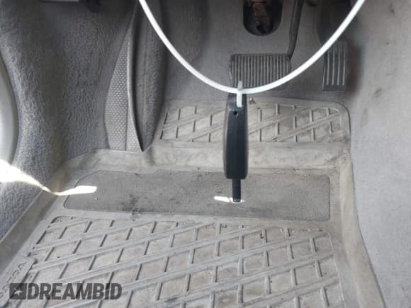 ✅ 2009 Volvo V50 2.4L • VIN: YV1MW382292496311 • Lot: 42789673. Listed on IAAI with 161,906 mi. Free auction sales archive from the USA and detailed vehicle history report at DreamBid. Image 11.