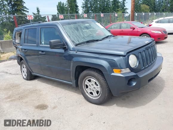✅ 2008 Jeep Patriot Sport • VIN: 1J8FF28W98D736350 • Lot: 42521726. Listed on IAAI with 213,473 mi. Free auction sales archive from the USA and detailed vehicle history report at DreamBid. Image 1.