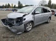 ✅ 2013 Toyota Sienna LE AAS • VIN: 5TDKK3DC0DS295953 • Lot: 92261955. Wystawiony na Copart z przebiegiem 174 248 mil. Bezpłatny archiwum sprzedaży aukcyjnych z USA i szczegółowy raport historii pojazdu na DreamBid. Zdjęcie 1.