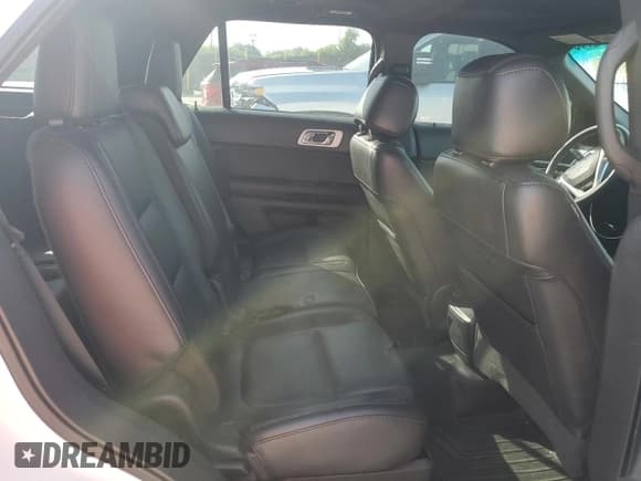 ✅ 2015 Ford Explorer XLT • VIN: 1FM5K8D88FGB57866 • Lot: 84923145. Wystawiony na Copart z przebiegiem 90 274 mil. Bezpłatny archiwum sprzedaży aukcyjnych z USA i szczegółowy raport historii pojazdu na DreamBid. Zdjęcie 11.