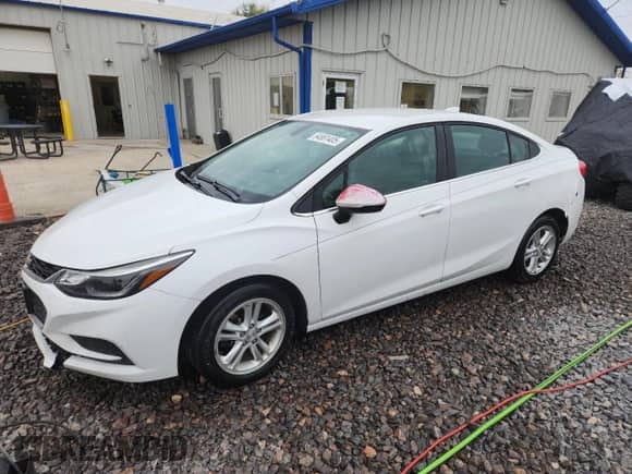 ✅ 2018 Chevrolet Cruze LT • VIN: 1G1BE5SM8J7169918 • Лот: 84881405. Опубликован ранее на Copart с пробегом 129 504 миль. Бесплатный доступ к архиву аукционных продаж из США и подробный отчёт об истории автомобиля на DreamBid. Изображение 1.
