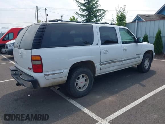 ✅ 2001 GMC Yukon XL SLT • VIN: 3GKFK16T61G177262 • Lot: 42866133. Wystawiony na IAAI z przebiegiem Nie podano. Bezpłatny archiwum sprzedaży aukcyjnych z USA i szczegółowy raport historii pojazdu na DreamBid. Zdjęcie 4.