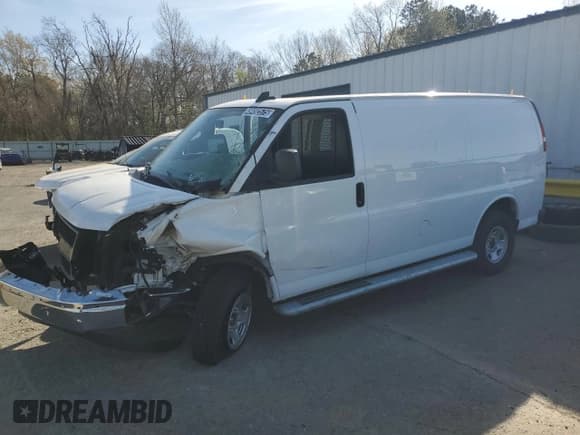 ✅ 2024 Chevrolet Express Cargo • VIN: 1GCWGAFP3R1174975 • Lot: 49492575. Listed on Copart with 462 mi. Free auction sales archive from the USA and detailed vehicle history report at DreamBid. Image 1.