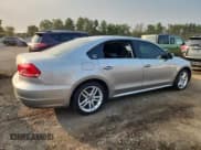 ✅ 2013 Volkswagen Passat S • VIN: 1VWAP7A35DC064828 • Lot: 68102105. Wystawiony na Copart z przebiegiem Nie podano. Bezpłatny archiwum sprzedaży aukcyjnych z USA i szczegółowy raport historii pojazdu na DreamBid. Zdjęcie 3.