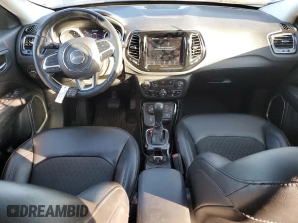 ✅ 2019 Jeep Compass Latitude • VIN: 3C4NJDBB9KT806806 • Lot: 90585345. Listed on Copart with 65,181 mi. Free auction sales archive from the USA and detailed vehicle history report at DreamBid. Image 8.
