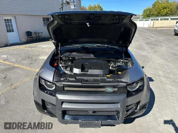 ✅ 2020 Land Rover Defender X • VIN: SALEXEEU7L2028423 • Lot: 87230695. Listed on Copart with 121,210 mi. Free auction sales archive from the USA and detailed vehicle history report at DreamBid. Image 5.