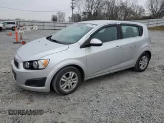 2012 Chevrolet Sonic LT z VIN 1G1JD6SB2C4166603, wystawiony jako Copart lot #88232895 z przebiegiem 149 542 mil mil oraz Szkoda całkowita • Salvage title. Historia ofert i sprzedaży dostępna na DreamBid. Obrazek 1.