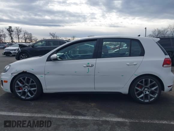 ✅ 2013 Volkswagen Golf GTI • VIN: WVWGV7AJ5DW136286 • Lot: 43704695. Wystawiony na IAAI z przebiegiem 157 249 mil. Bezpłatny archiwum sprzedaży aukcyjnych z USA i szczegółowy raport historii pojazdu na DreamBid. Zdjęcie 14.