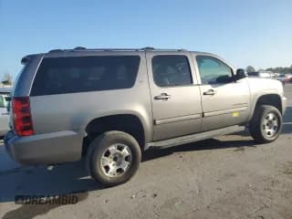 ✅ 2012 Chevrolet Suburban LT • VIN: 1GNSCJE05CR257547 • Lot: 76461984. Wystawiony na Copart z przebiegiem 217 382 mil. Bezpłatny archiwum sprzedaży aukcyjnych z USA i szczegółowy raport historii pojazdu na DreamBid. Zdjęcie 3.