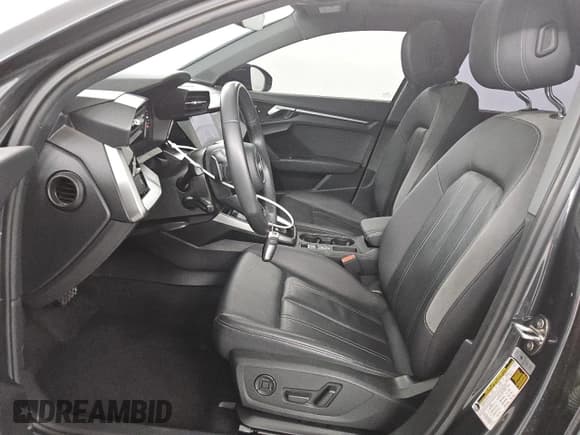 ✅ 2022 Audi A3 Premium • VIN: WAUAUDGY2NA094957 • Lot: 62092195. Wystawiony na Copart z przebiegiem 58 638 mil. Bezpłatny archiwum sprzedaży aukcyjnych z USA i szczegółowy raport historii pojazdu na DreamBid. Zdjęcie 7.