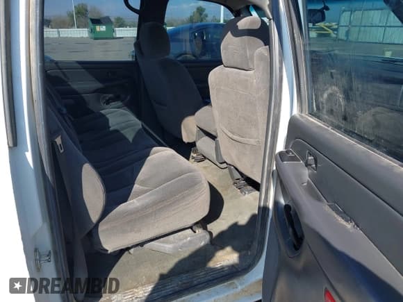 ✅ 2007 Chevrolet Silverado 1500 LS • VIN: 2GCEC13V571139680 • Lot: 43453498. Listed on IAAI with 417,600 mi. Free auction sales archive from the USA and detailed vehicle history report at DreamBid. Image 8.