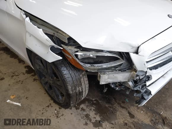 ✅ 2016 Mercedes-Benz C 300 • VIN: 55SWF4JB4GU119115 • Lot: 42258426. Wystawiony na IAAI z przebiegiem 88 765 mil. Bezpłatny archiwum sprzedaży aukcyjnych z USA i szczegółowy raport historii pojazdu na DreamBid. Zdjęcie 6.