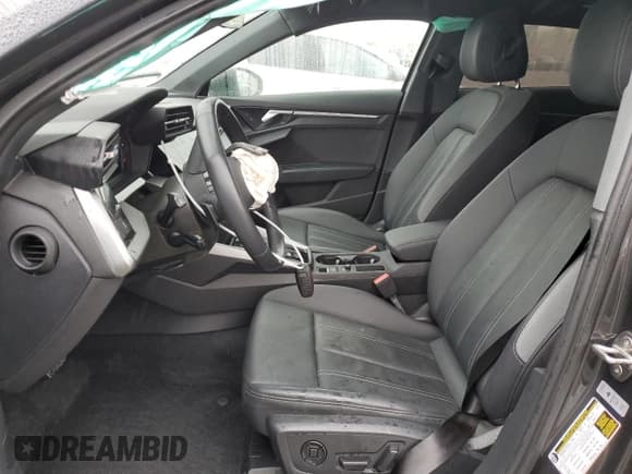 ✅ 2022 Audi A3 Premium • VIN: WAUGUDGY7NA019990 • Lot: 51904164. Wystawiony na Copart z przebiegiem 20 364 mil. Bezpłatny archiwum sprzedaży aukcyjnych z USA i szczegółowy raport historii pojazdu na DreamBid. Zdjęcie 7.