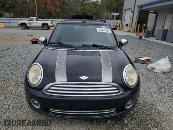 ✅ 2009 MINI Convertible • VIN: WMWMR33549TJ94444 • Lot: 79465584. Listed on Copart with 136,243 mi. Free auction sales archive from the USA and detailed vehicle history report at DreamBid. Image 5.