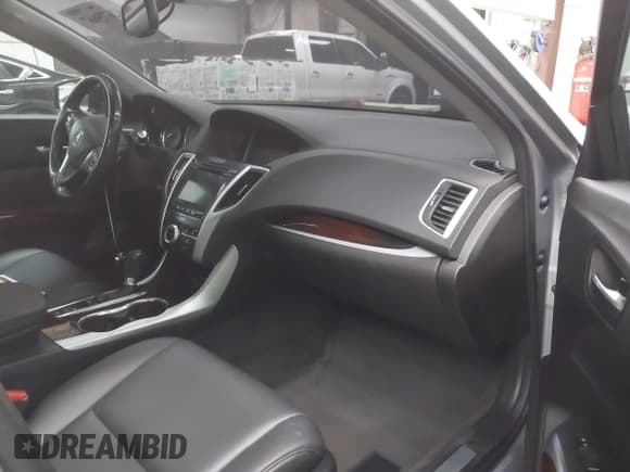 ✅ 2017 Acura TLX • VIN: 19UUB1F31HA007873 • Лот: 42675667. Опубликован ранее на IAAI с пробегом 125 869 миль. Бесплатный доступ к архиву аукционных продаж из США и подробный отчёт об истории автомобиля на DreamBid. Изображение 5.