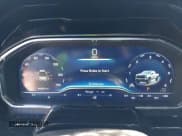 ✅ 2022 Chevrolet Silverado 1500 LT Trail Boss • VIN: 3GCUDFED3NG621160 • Lot: 41711947. Wystawiony na IAAI z przebiegiem 49 383 mil. Bezpłatny archiwum sprzedaży aukcyjnych z USA i szczegółowy raport historii pojazdu na DreamBid. Zdjęcie 7.