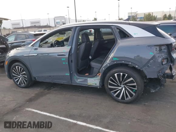 ✅ 2023 Volkswagen ID.4 Pro S Plus • VIN: 1V2HMPE8XPC058235 • Лот: 41557338. Опубликован ранее на IAAI с пробегом 17 192 миль. Бесплатный доступ к архиву аукционных продаж из США и подробный отчёт об истории автомобиля на DreamBid. Изображение 15.