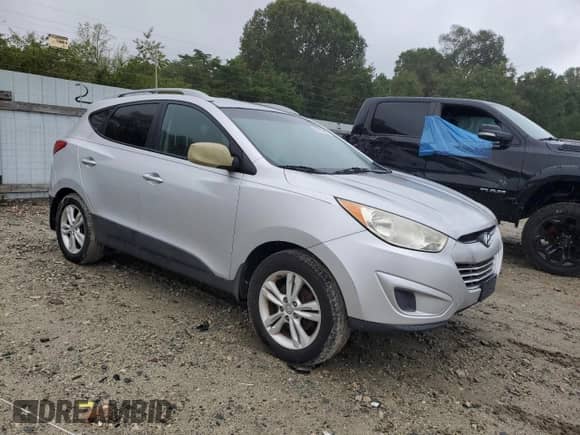 ✅ 2012 Hyundai Tucson Limited • VIN: KM8JUCAC0CU453997 • Лот: 80983605. Размещён на Copart с пробегом 220 192 миль миль. Получите бесплатный доступ к архиву аукционных продаж из США и посмотрите подробный отчёт об истории автомобиля на DreamBid. Изображение 4.
