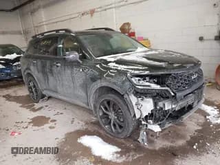 ✅ 2022 Kia Sorento SX • VIN: 5XYRKDLFXNG104652 • Lot: 41493149. Wystawiony na IAAI z przebiegiem 27 064 mil. Bezpłatny archiwum sprzedaży aukcyjnych z USA i szczegółowy raport historii pojazdu na DreamBid. Zdjęcie 1.