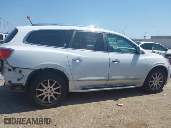 ✅ 2017 Buick Enclave Leather • VIN: 5GAKRBKD3HJ207886 • Lot: 43159379. Wystawiony na IAAI z przebiegiem 121 591 mil. Bezpłatny archiwum sprzedaży aukcyjnych z USA i szczegółowy raport historii pojazdu na DreamBid. Zdjęcie 14.