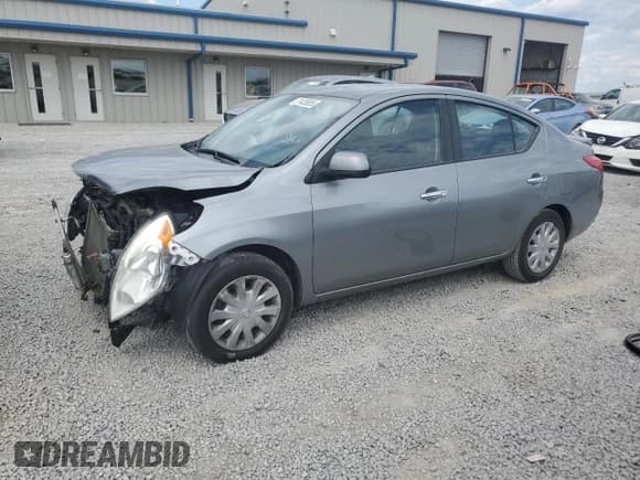 ✅ 2013 Nissan Versa SL • VIN: 3N1CN7AP3DL839316 • Lot: 71435855. Wystawiony na Copart z przebiegiem 87 854 mil. Bezpłatny archiwum sprzedaży aukcyjnych z USA i szczegółowy raport historii pojazdu na DreamBid. Zdjęcie 1.