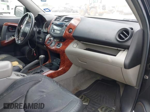 ✅ 2008 Toyota RAV4 Limited • VIN: JTMZK31V486011945 • Лот: 42421736. Опубликован ранее на IAAI с пробегом 164 927 миль. Бесплатный доступ к архиву аукционных продаж из США и подробный отчёт об истории автомобиля на DreamBid. Изображение 5.