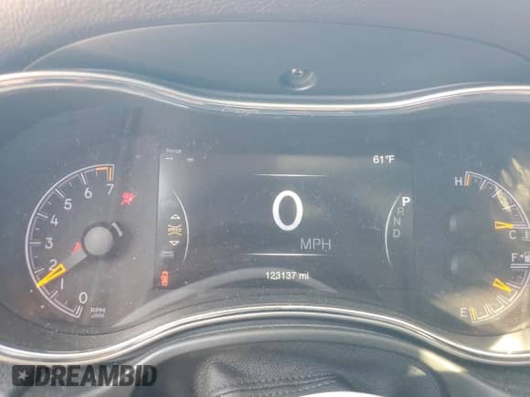 2020 Jeep Grand Cherokee Limited z VIN 1C4RJFBG9LC263592, wystawiony jako Copart lot #86222815 z przebiegiem 123 137 mil mil oraz Szkoda całkowita • Salvage title. Historia ofert i sprzedaży dostępna na DreamBid. Obrazek 9.