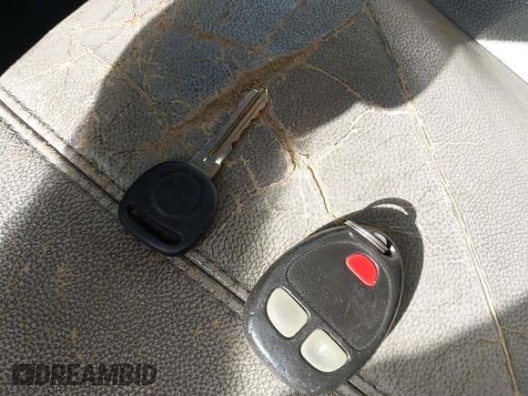 ✅ 2007 Chevrolet Silverado 1500 1LT • VIN: 3GCEC13J27G510315 • Lot: 41509767. Wystawiony na IAAI z przebiegiem 273 602 mil. Bezpłatny archiwum sprzedaży aukcyjnych z USA i szczegółowy raport historii pojazdu na DreamBid. Zdjęcie 11.