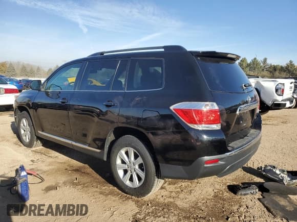 ✅ 2013 Toyota Highlander Plus • VIN: 5TDBK3EH5DS263980 • Лот: 91288095. Опубликован ранее на Copart с пробегом 143 579 миль. Бесплатный доступ к архиву аукционных продаж из США и подробный отчёт об истории автомобиля на DreamBid. Изображение 2.