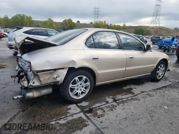 ✅ 2001 Acura TL • VIN: 19UUA56681A021067 • Lot: 85862575. Listed on Copart with 167,367 mi. Free auction sales archive from the USA and detailed vehicle history report at DreamBid. Image 3.