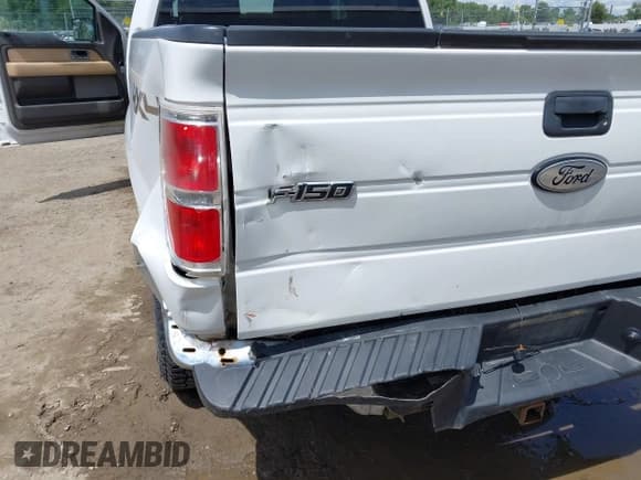 ✅ 2011 Ford F-150 XLT • VIN: 1FTFW1ET0BKE00259 • Lot: 42408243. Wystawiony na IAAI z przebiegiem 153 248 mil. Bezpłatny archiwum sprzedaży aukcyjnych z USA i szczegółowy raport historii pojazdu na DreamBid. Zdjęcie 17.