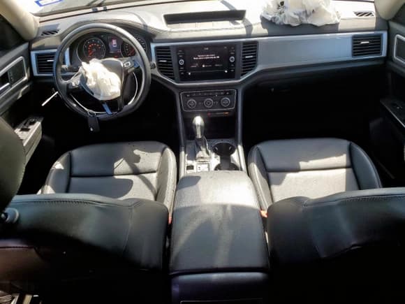 ✅ 2019 Volkswagen Atlas SE • VIN: 1V2DR2CA3KC601670 • Lot: 85878925. Wystawiony na Copart z przebiegiem 68 209 mil. Bezpłatny archiwum sprzedaży aukcyjnych z USA i szczegółowy raport historii pojazdu na DreamBid. Zdjęcie 8.