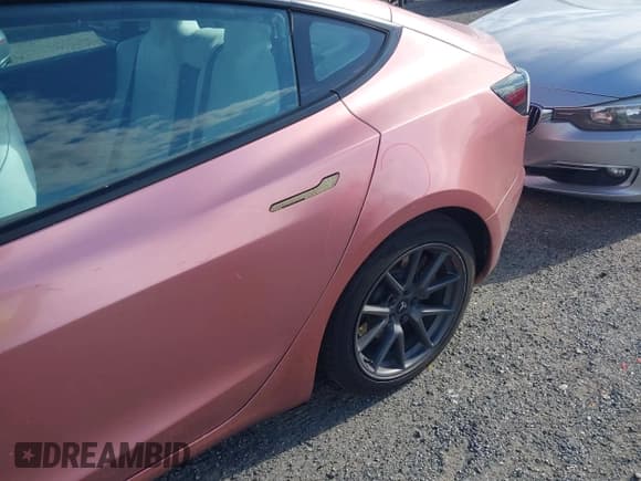 ✅ 2022 Tesla Model 3 Long Range • VIN: 5YJ3E1EB0NF250894 • Лот: 43671402. Опубликован ранее на IAAI с пробегом 123 063 миль. Бесплатный доступ к архиву аукционных продаж из США и подробный отчёт об истории автомобиля на DreamBid. Изображение 6.