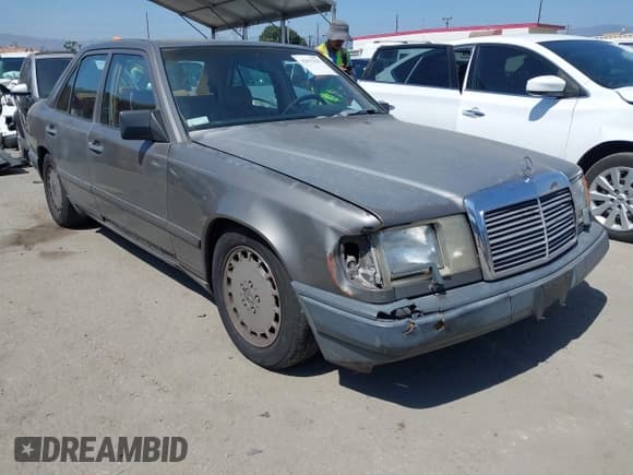 ✅ 1987 Mercedes-Benz 300 D • VIN: WDBEB33D6HA345473 • Lot: 42673109. Listed on IAAI with 242,350 mi. Free auction sales archive from the USA and detailed vehicle history report at DreamBid. Image 1.