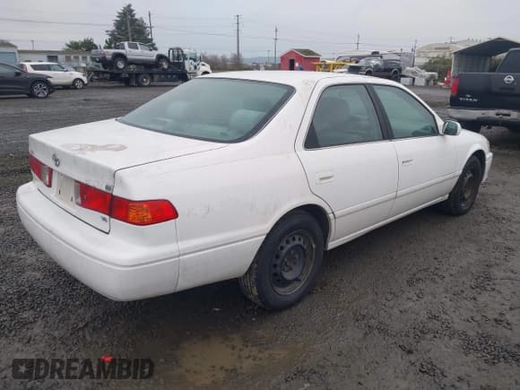 ✅ 2000 Toyota Camry LE • VIN: JT2BF22K3Y0242187 • Lot: 43767695. Listed on IAAI with 295,301 mi. Free auction sales archive from the USA and detailed vehicle history report at DreamBid. Image 4.