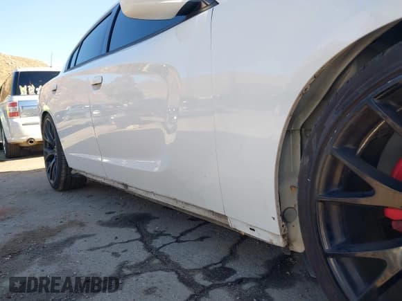 ✅ 2016 Dodge Charger SE • VIN: 2C3CDXBGXGH121262 • Лот: 43652599. Опубликован ранее на IAAI с пробегом 110 996 миль. Бесплатный доступ к архиву аукционных продаж из США и подробный отчёт об истории автомобиля на DreamBid. Изображение 19.