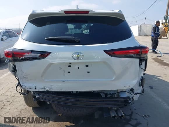 ✅ 2024 Toyota Highlander XLE • VIN: 5TDKDRAH9RS542102 • Лот: 43551204. Опубликован ранее на IAAI с пробегом 17 732 миль. Бесплатный доступ к архиву аукционных продаж из США и подробный отчёт об истории автомобиля на DreamBid. Изображение 17.