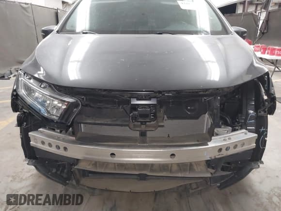 ✅ 2024 Honda Odyssey Touring • VIN: 5FNRL6H8XRB032500 • Lot: 43482392. Wystawiony na IAAI z przebiegiem 10 786 mil. Bezpłatny archiwum sprzedaży aukcyjnych z USA i szczegółowy raport historii pojazdu na DreamBid. Zdjęcie 6.