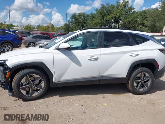2026 Hyundai Tucson SEL with VIN 5NMJBCDE8TH626745, listed as a IAAI auction lot 43403176 with 67 mi miles and . Bid and sale history available at DreamBid. Image 15.