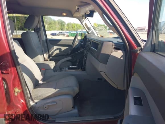 ✅ 2007 Jeep Commander Sport • VIN: 1J8HH48P87C553761 • Lot: 42442898. Listed on IAAI with 171,863 mi. Free auction sales archive from the USA and detailed vehicle history report at DreamBid. Image 5.