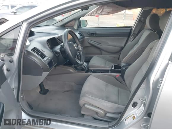 ✅ 2011 Honda Civic DX-VP • VIN: 19XFA1F32BE003426 • Lot: 43661930. Listed on IAAI with 122,432 mi. Free auction sales archive from the USA and detailed vehicle history report at DreamBid. Image 5.