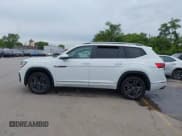 ✅ 2022 Volkswagen Atlas SEL R-Line • VIN: 1V2AR2CA2NC521381 • Lot: 42336328. Listed on IAAI with 59,097 mi. Free auction sales archive from the USA and detailed vehicle history report at DreamBid. Image 15.