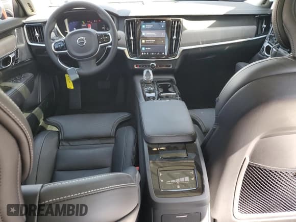 ✅ 2024 Volvo S90 Recharge Plug-In Hybrid Ultimate • VIN: LVYH60AF3RP395163 • Lot: 52192295. Wystawiony na Copart z przebiegiem 16 789 mil. Bezpłatny archiwum sprzedaży aukcyjnych z USA i szczegółowy raport historii pojazdu na DreamBid. Zdjęcie 8.