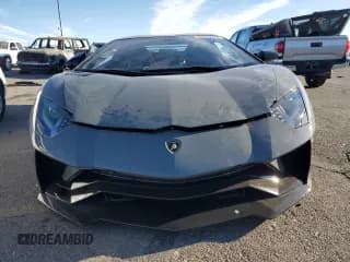 ✅ 2018 Lamborghini Aventador S • VIN: ZHWUG4ZD1JLA06944 • Lot: 83040274. Wystawiony na Copart z przebiegiem 7 816 mil. Bezpłatny archiwum sprzedaży aukcyjnych z USA i szczegółowy raport historii pojazdu na DreamBid. Zdjęcie 5.