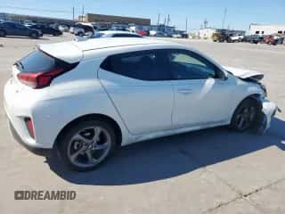 2020 Hyundai Veloster 2.0 z VIN KMHTG6AF3LU028298, wystawiony jako Copart lot #46746805 z przebiegiem 142 192 mil mil oraz Szkoda całkowita • Salvage title. Historia ofert i sprzedaży dostępna na DreamBid. Obrazek 3.