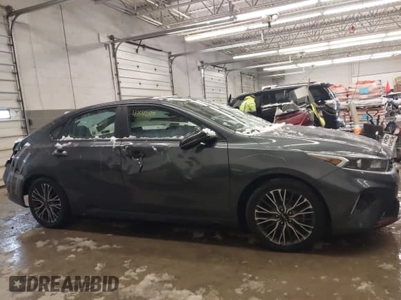 ✅ 2022 Kia Forte GT-Line • VIN: 3KPF54AD8NE422746 • Лот: 43642888. Опубликован ранее на IAAI с пробегом 34 275 миль. Бесплатный доступ к архиву аукционных продаж из США и подробный отчёт об истории автомобиля на DreamBid. Изображение 14.