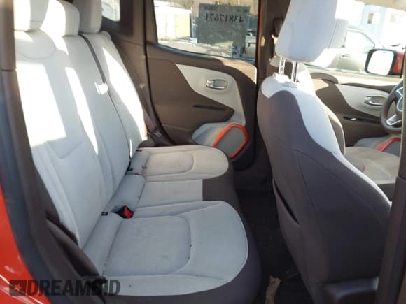 ✅ 2017 Jeep Renegade Latitude • VIN: ZACCJBBB8HPG01750 • Lot: 43817671. Listed on IAAI with 133,476 mi. Free auction sales archive from the USA and detailed vehicle history report at DreamBid. Image 8.