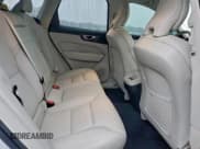 ✅ 2021 Volvo XC60 Momentum • VIN: YV4102DK3M1880572 • Lot: 95464005. Wystawiony na Copart z przebiegiem 42 134 mil. Bezpłatny archiwum sprzedaży aukcyjnych z USA i szczegółowy raport historii pojazdu na DreamBid. Zdjęcie 11.